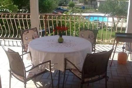 Apartment Michelle Бибинє Екстер'єр фото